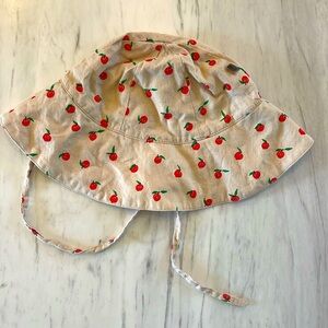 Adorable 2T Oeuf Apple tie Sun hat